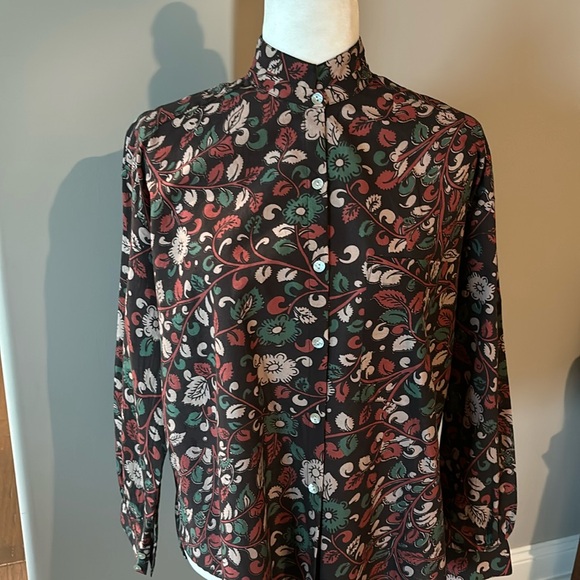 Kiki Black Garden
Shirt
$420 - Picture 5 of 9